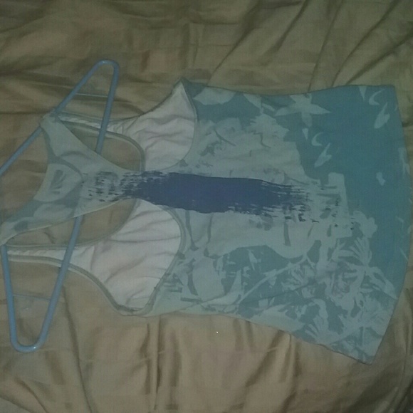 Workout top - Picture 2 of 2